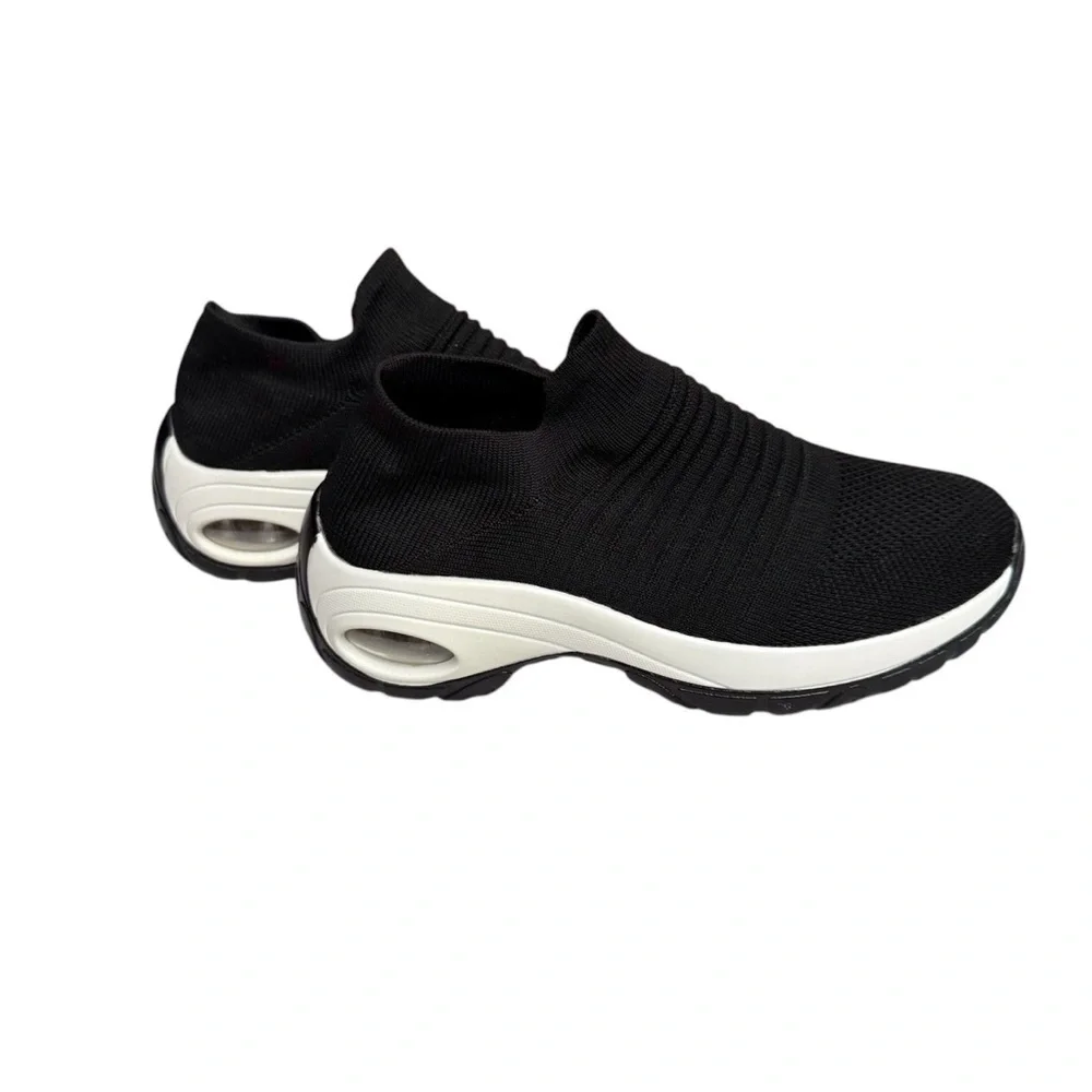 Cushionaire comfort foam 7.5 Black and White Slip-On Sneakers with Chunky Sole